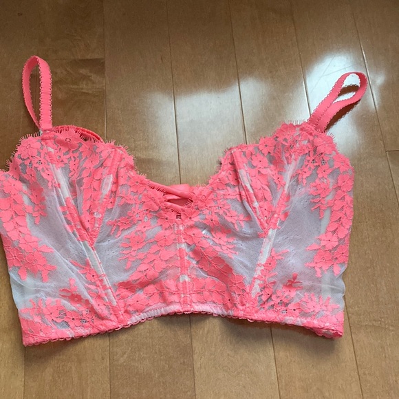 Beautiful bralette -VS , never worn - Picture 1 of 2